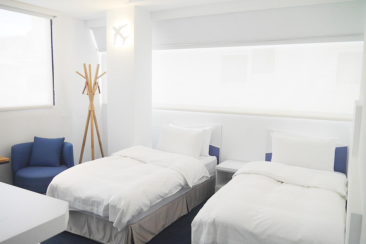 Time Flyer Hotel Тайчжун Экстерьер фото