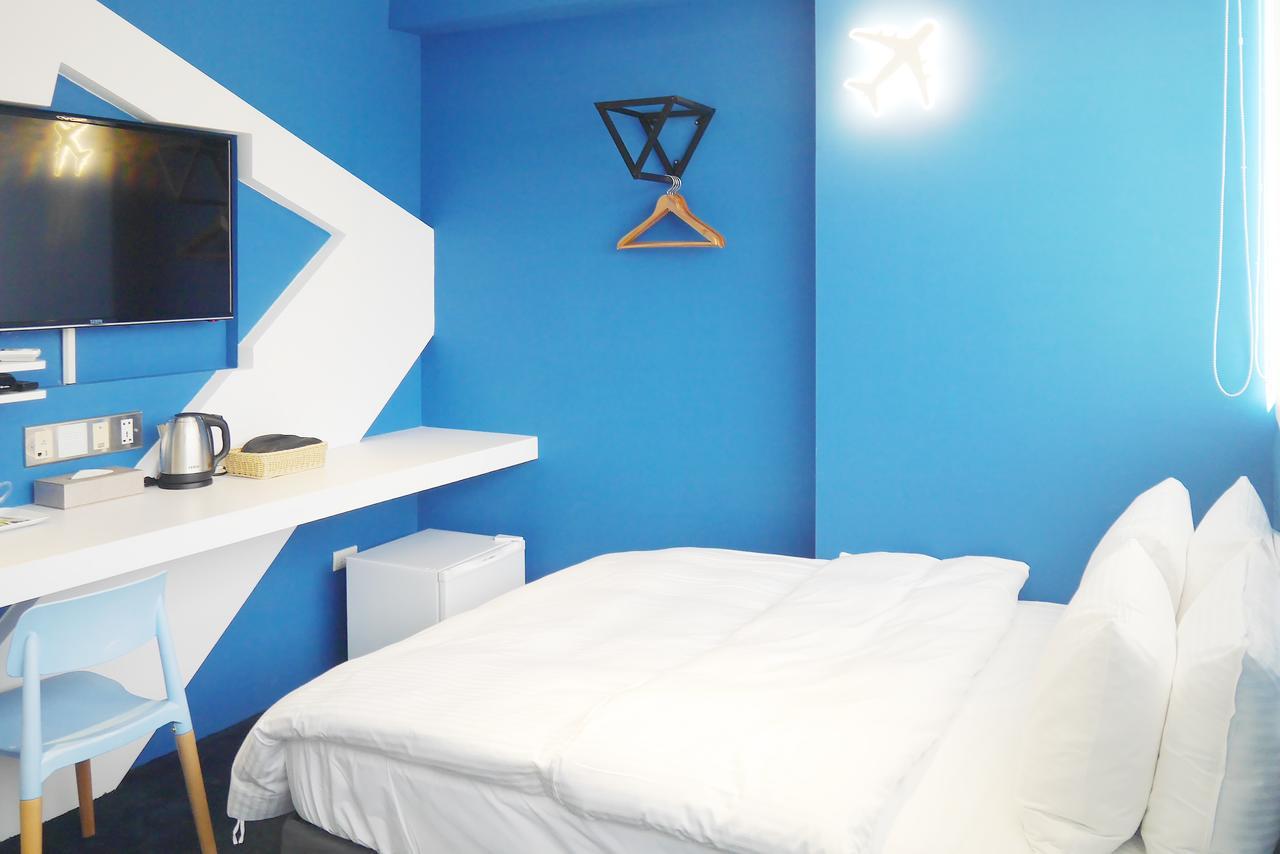 Time Flyer Hotel Тайчжун Экстерьер фото