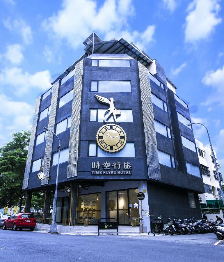 Time Flyer Hotel Тайчжун Экстерьер фото